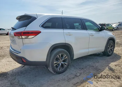 2018 Toyota Highlander Le Plus from USA, damaged, VIN 5TDZZRFH5JS283668